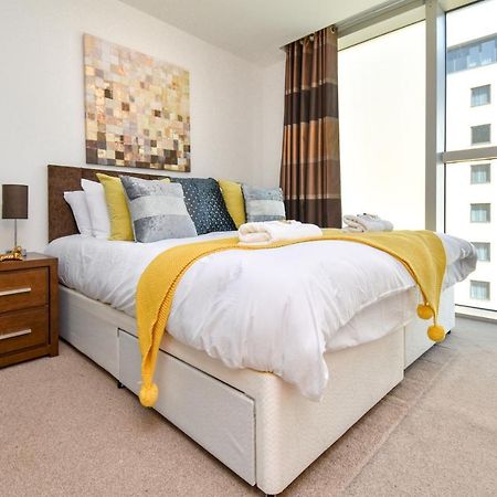 Milton Keynes Hub - Prime Location, Free Underground Parking Apartment ภายนอก รูปภาพ